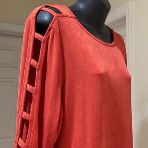 CHICO’S Coral Top, 3/4 ladder Sleeve . ~ Size 2 ( NWT )